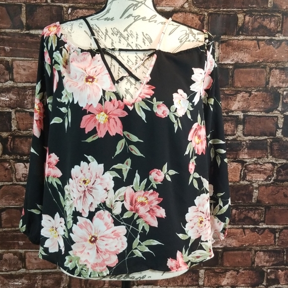 Charlotte Russe Tops - Super cute Charlotte Russe XL Blouse